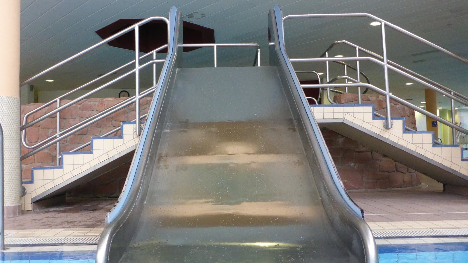 Breitrutsche :: Mini Water Slide | Felsland Badeparadies Dahn