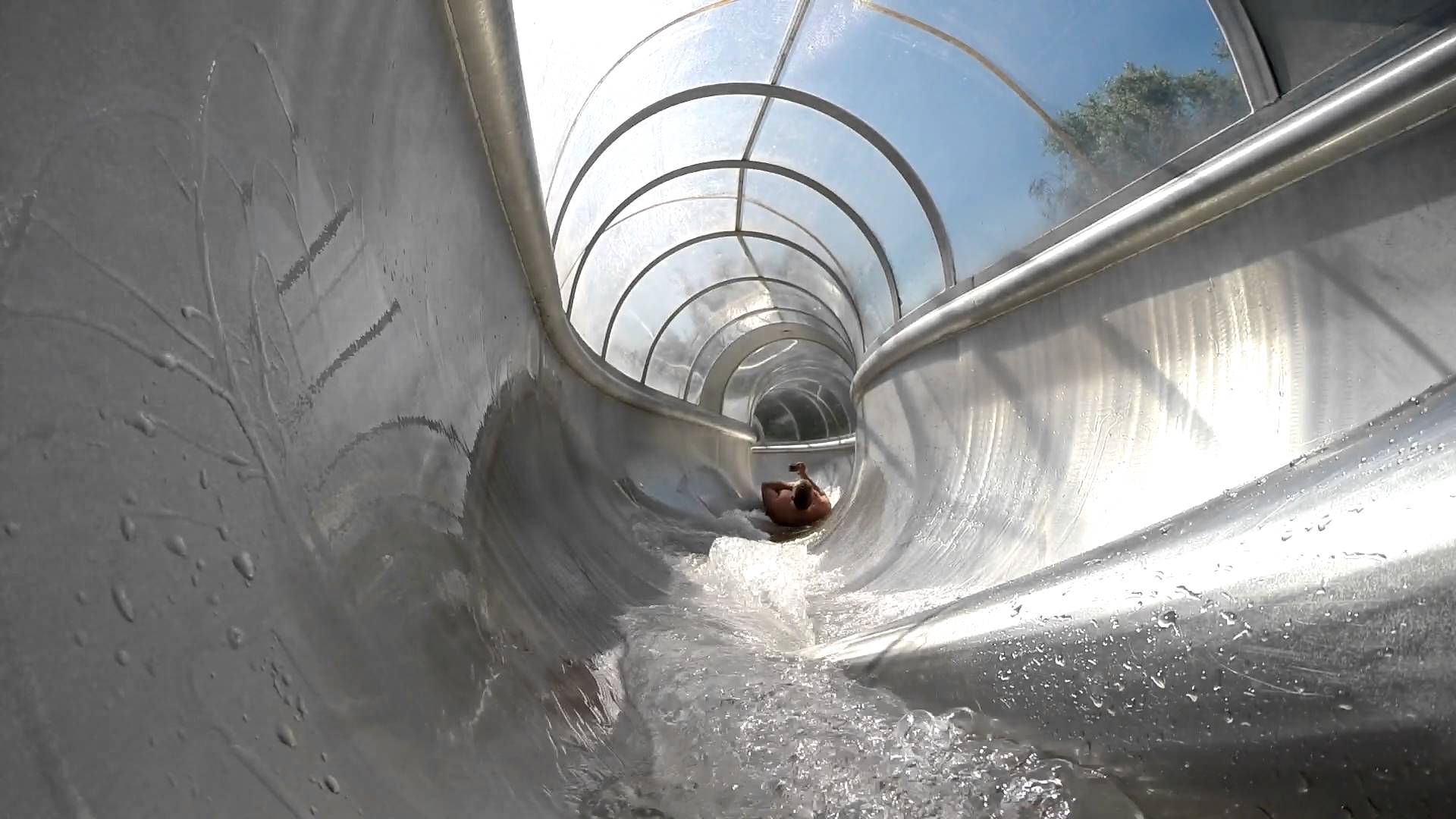 Tunnelrutsche mit Plexiglas-Überdachung | Südbad Bremen