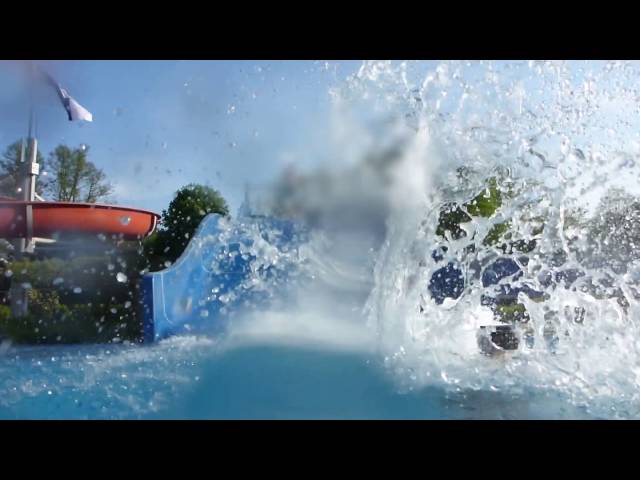blaue Breitrutsche :: Breit-Wellenrutsche | Freibad Harsefeld